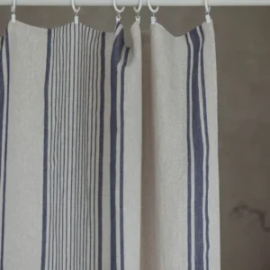 Leinenvorhang im französischen Stil mit blauen Streifen und schlichtem Saum, für Clips