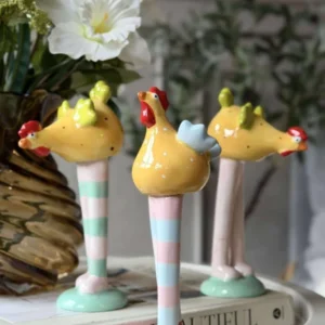 Huhn mit langen Beinen - Gelb mit Punkten